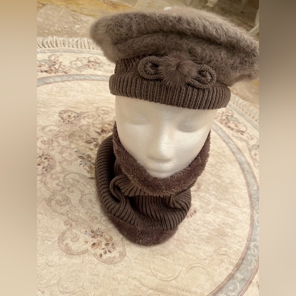 FAUX FUR BERET HAT AND NECK WARMER SET NWT - Picture 1 of 7